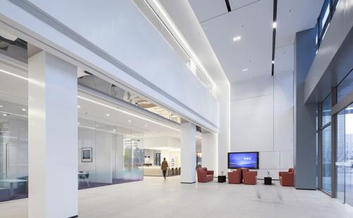 探访公牛集团慈溪市办公楼总部装修设计一览—小城市大杰作